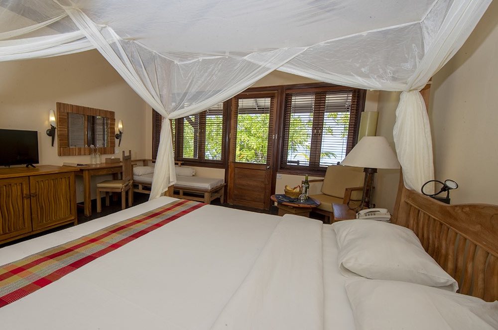 Superior Beach Bungalow photo 3